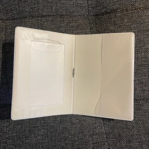 🆕 Passport Holder Wallet Sleeve in the World Traveler Map Design in PU Leather - Picture 3 of 6